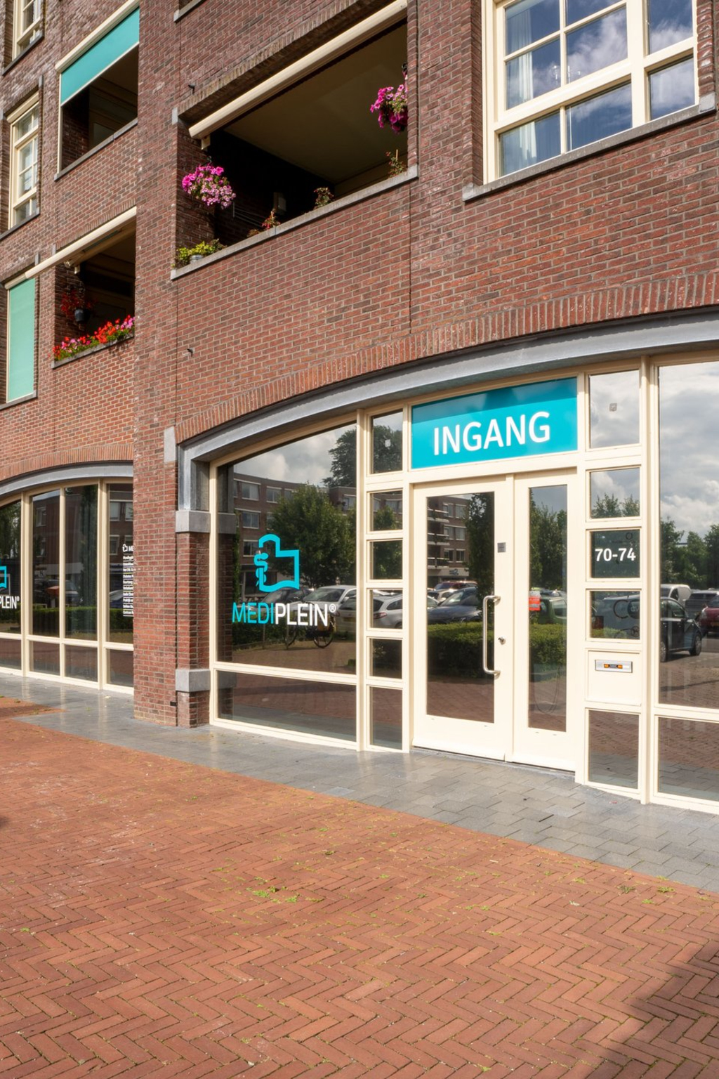 Van winkelruimtes naar modern zorgcentrum in Drachten